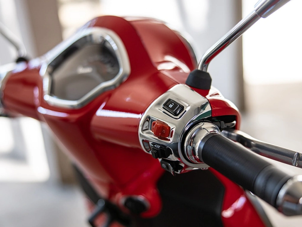 Vespa GTS Super 125 - 