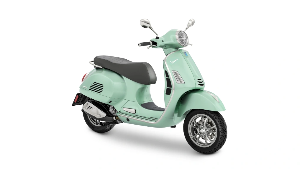 Die Vespa GTS 310 geht mit dem neuen 310-ccm Motor in die Vespa-Saison 2026 und ist Dolce Vita pur auf zwei Rädern!