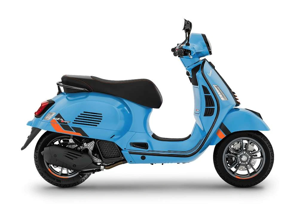 Power und Performance, coole matte Farben und feinstes Finish zeichnen die GTS SuperSport 125 im MY2025 aus und machen sie zu einem Charakterdarsteller in einem sportlichen Gewand