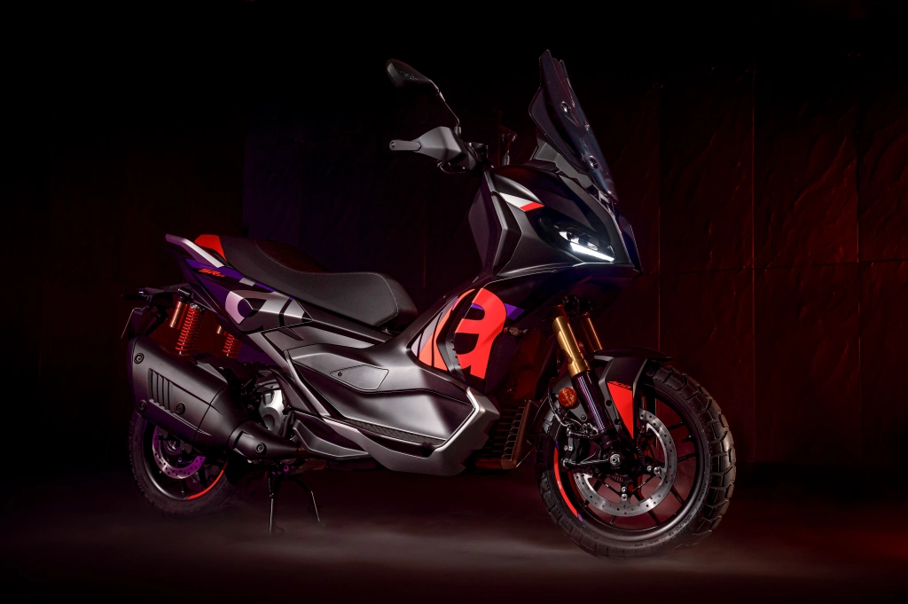 Die Aprilia SR GT 400 Rally Replica ist READY FOR ANYTHING