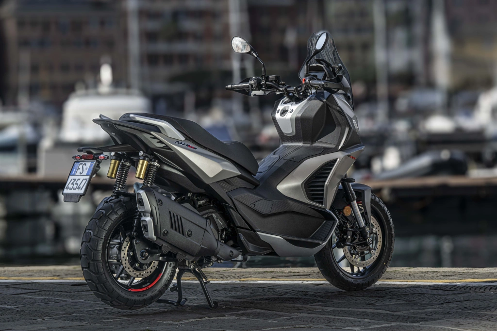 Die Aprilia SR GT 400 ist READY FOR ANYTHING