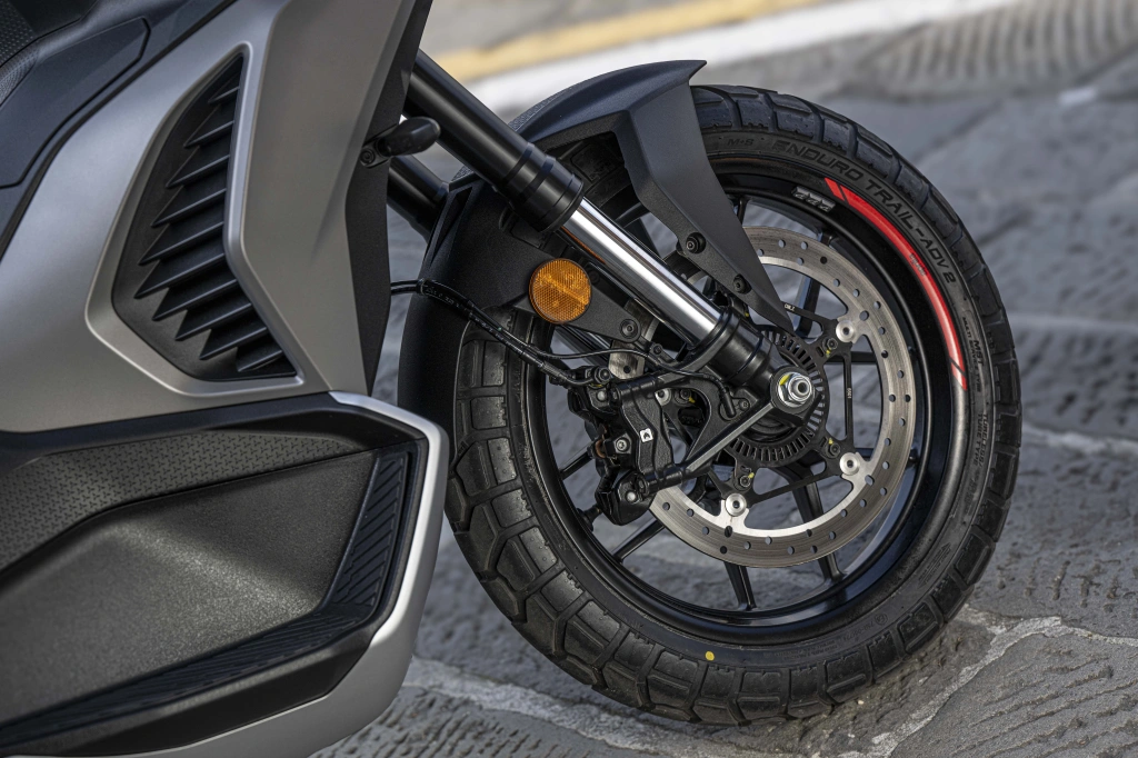 Die Aprilia SR GT 400 ist READY FOR ANYTHING