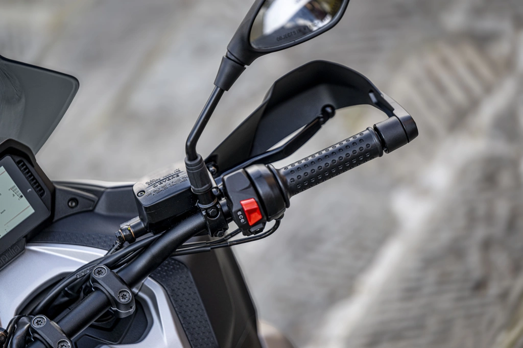Die Aprilia SR GT 400 ist READY FOR ANYTHING
