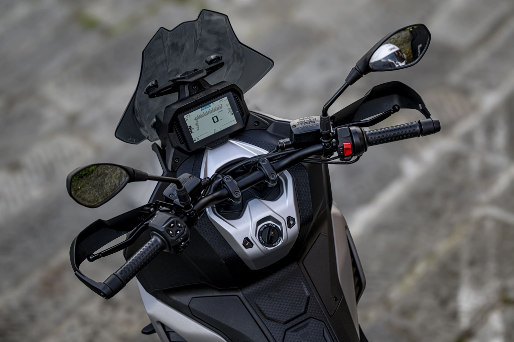 Die Aprilia SR GT 400 ist READY FOR ANYTHING