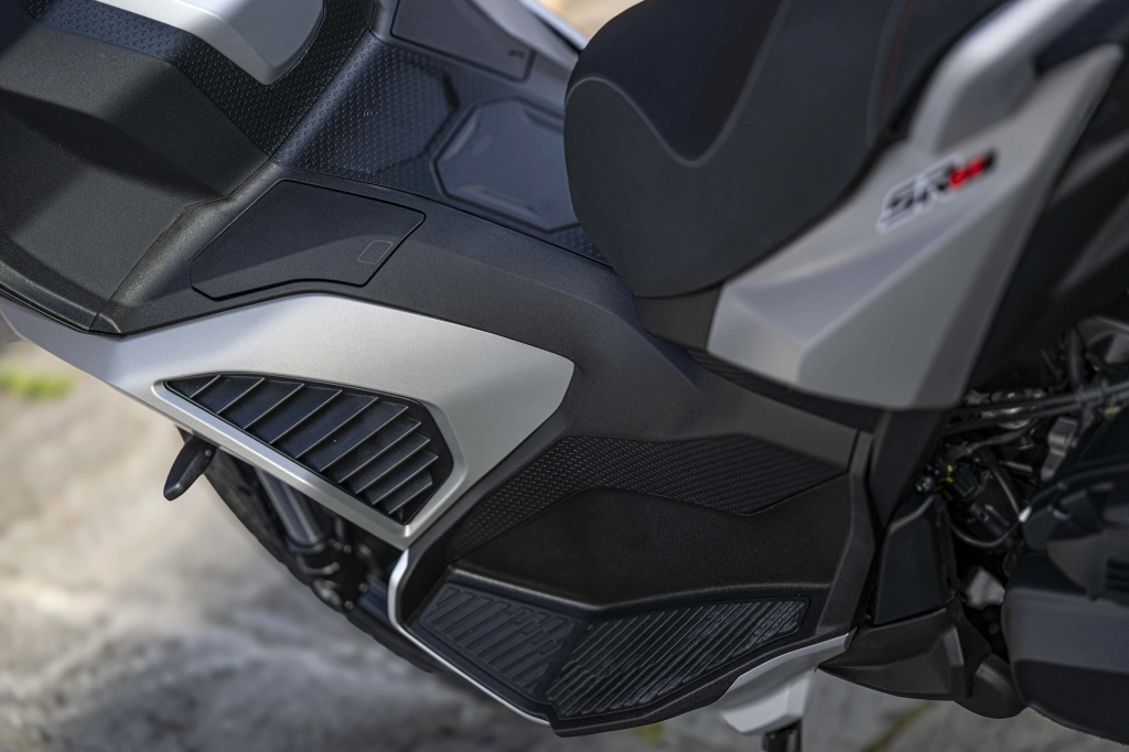 Die Aprilia SR GT 400 ist READY FOR ANYTHING