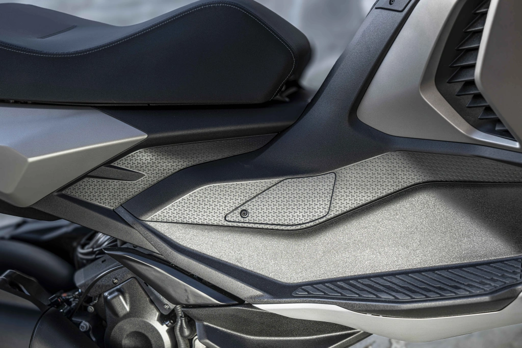 Die Aprilia SR GT 400 ist READY FOR ANYTHING