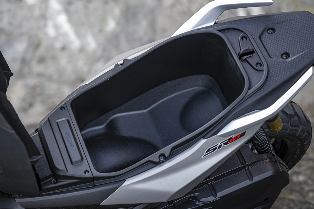 Die Aprilia SR GT 400 ist READY FOR ANYTHING