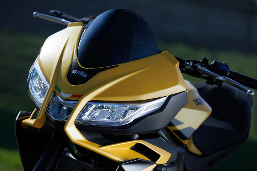 Aprilia Tuona 125 Gelb Viper live Detail Front