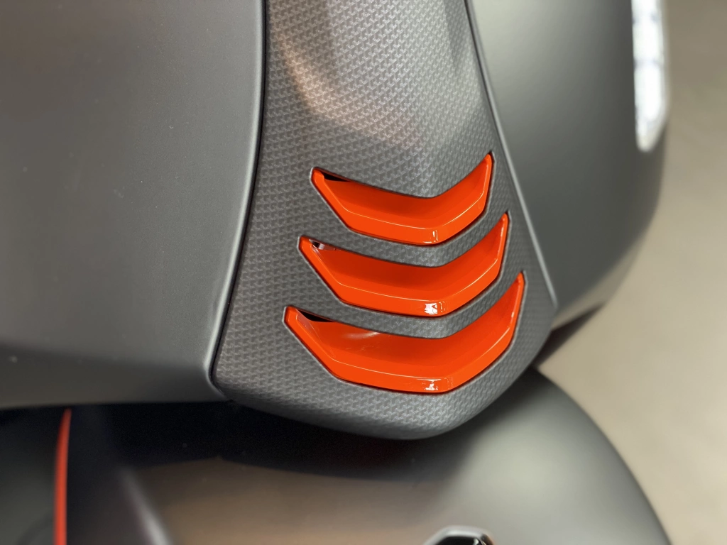 Vespa GTS Facelift 2023 - alle Infos, Neuerungen, Farben & Preise
