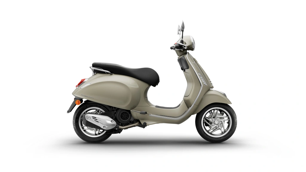Vespa Primavera 150 Beige Avvolgente Seite links